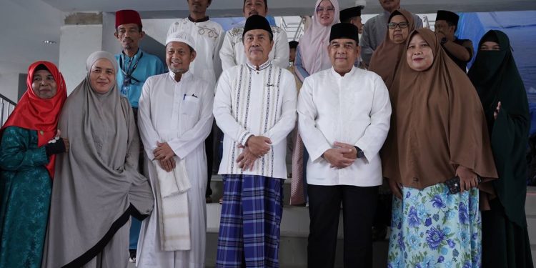 Lihat Gubri dan Wagubri Kompak Mengaji, Warga: Insya Allah Riau Makin Berkah