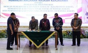 Pemprov Riau Tandatangani Naskah Kerja Sama Dengan Tiga Pemkab Luar