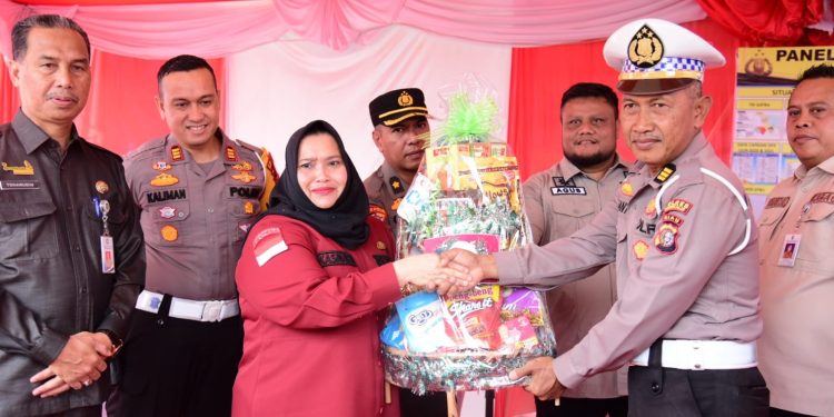 Bupati  Kasmarni Tinjau Posko Pengamanan Nataru