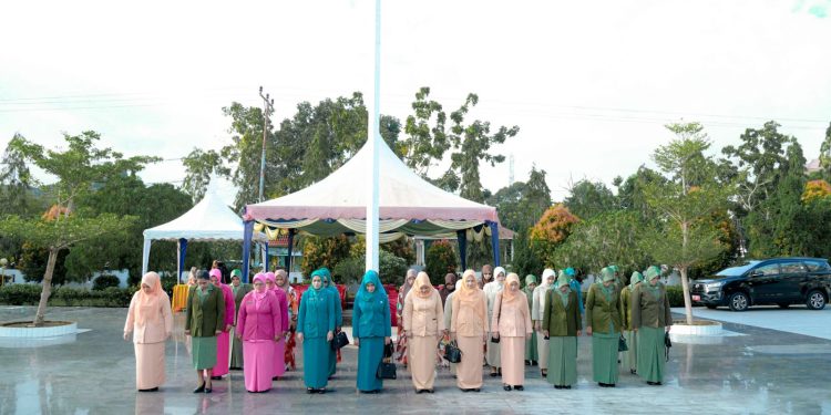 Peringati Hari Ibu ke-94, TP PKK Kabupaten Bengkalis Ziarah Makam Pahlawan