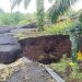 Akses Jalan Amblas akibat Abrasi di Pinggir Laut Bengkalis