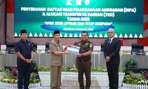 Gubri Serahkan DIPA dan TKD Tahun 2023, Jumlahnya Capai Rp 30,71 Triliun