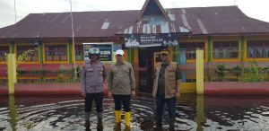 Pemprov Riau Serahkan Bantuan Logistik untuk Korban Banjir di Rohil