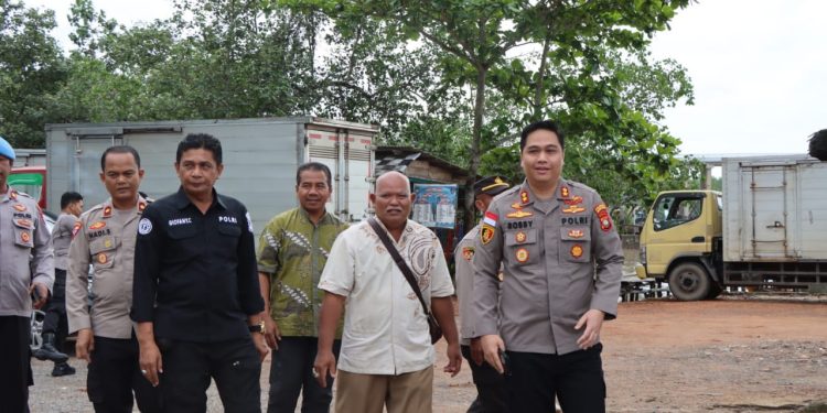 Polresta Tanjungpinang Bersama Polsek KKP  Gelar Jumat Curhat Di Pelabuhan Tanjung Merbau Dompak