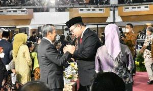 Gubernur Syamsuar Hadiri Pelantikan Rektor IPB