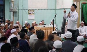 Silaturahmi Bersama Ustaz Ustazah Ujung Batu, Gubernur Syamsuar Ajak Masyarakat Berzakat
