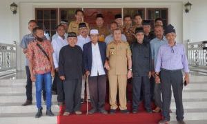 Tokoh Adat Kuansing Berkeluh Kesah Terkait Tanah Ulayat di Hadapan Gubri 