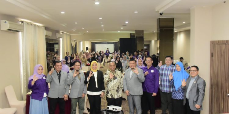 Gelar Seminar Farmasi dan Konfercab, Bupati Harap Apoteker Lebih Profesional dan Bertanggungjawab