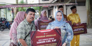 Bupati Kasmarni Serahkan Bantuan di Kecamatan Mandau, Program Kecamatan Bermasa