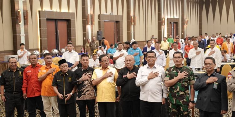Hadiri Diskusi Panel Pemilu 2024 di Pekanbaru, Bupati Rohil Ajak Masyarakat Tolak Politik Sara dan Hoaks