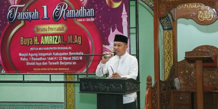 Perdana Ramadhan di Masjid Agung Istiqomah Bengkalis, Bupati Bengkalis Sampaikan Program Unggulan