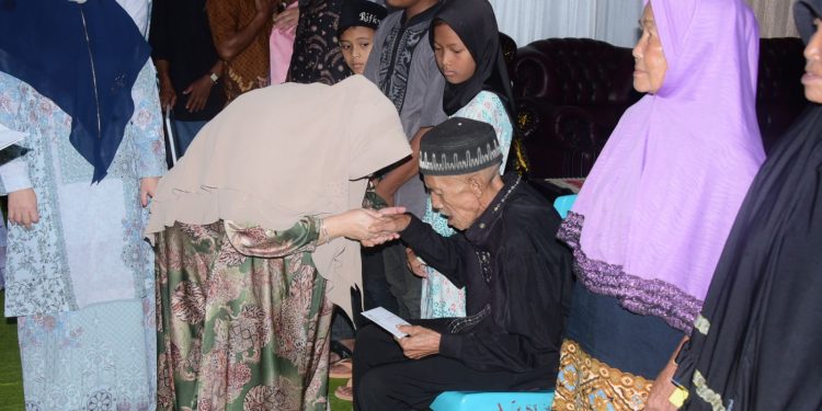 Safari Ramadhan di Desa Harapan Baru, Bupati Kasmarni: Momentum Yang Tepat Berbagi Kebaikan dan Perkuatkan Persaudaraan