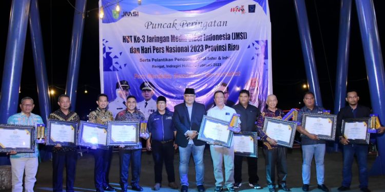 Peringatan Puncak HUT JMSI Riau di Rengat, Tiga Kepala Daerah dan 6 Tokoh Terima JMSI Award 2023
