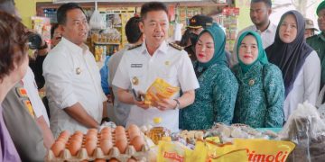 Cek Harga dan Ketersediaan Sembako, Bupati Rohil Bersama Forkopimda Kunjungi Pasar Datuk Rubiah