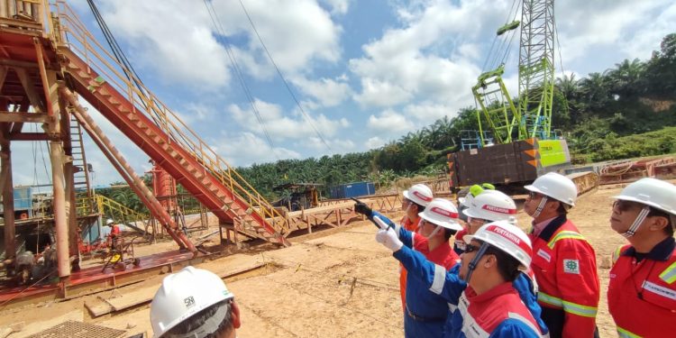 Tinjau Lapangan Pengeboran, Manajemen PHR Kembali Tegaskan Pentingnya Keselamatan Kerja ke Mitra