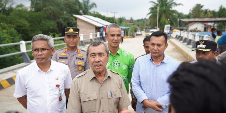 Gubernur Syamsuar Resmikan Jembatan Sei Palis dan Sei Kubu Rokan IV Koto Rohul