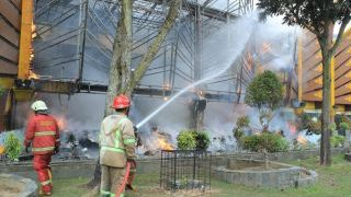 Mal Pelayanan Publik Kota Pekanbaru Terbakar, Bangunan Ludes Dilalap Api