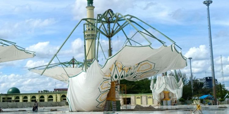 Payung Elektrik Masjid Raya Annur Diterjang Badai, Ini Kata Dinas PUPR PKPP Riau