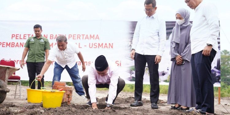 Peletakan Batu Pertama Masjid Al-Usman, Gubri Syamsuar : Semoga Bermanfaat Bagi Umat Muslim