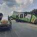 Rem Blong, Truk Hino Seruduk 2 Colt Diesel di Lintas Timur Riau