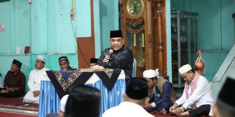 Wagub Riau Hadiri Gerakan Shalat Subuh Berjamaah di Rohul