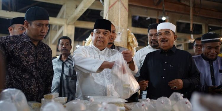 Wagub Riau Sambangi Pasar Ulul Albab Kampar, Pedagang Langsung Curhat