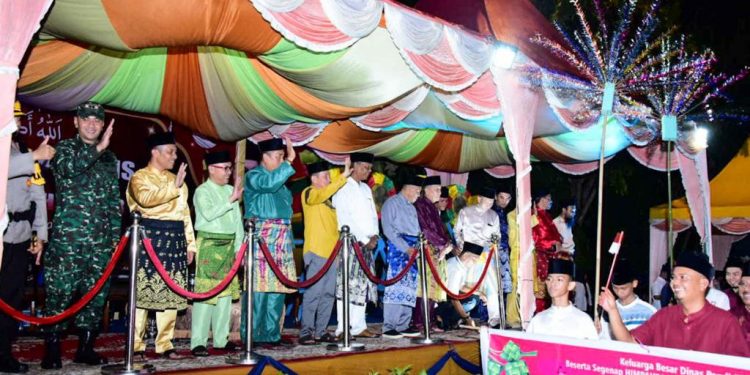 Wakil Bupati Lepas 20 Peserta Pawai Takbir 1444 H di Bengkalis