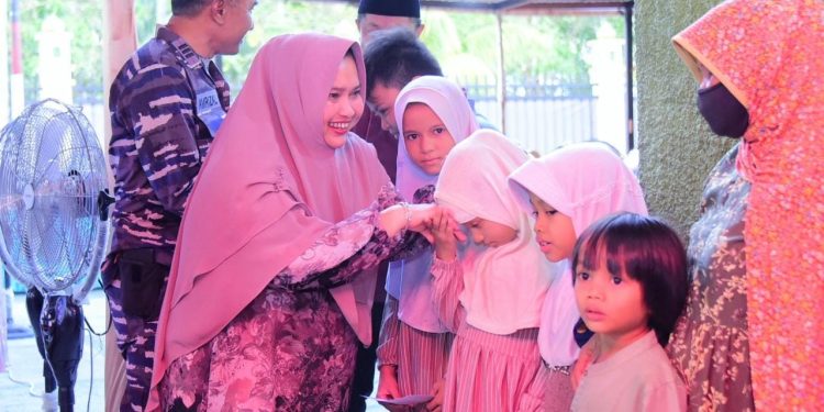 Ramadhan Mubarak, Bupati Kasmarni Santuni Anak Yatim dan Kaum Dhuafa di Duri