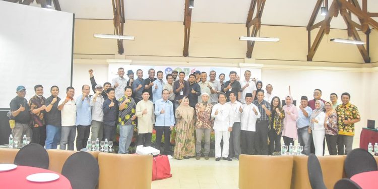 Pererat Ukhuwah dan Banggakan Almamater, Bupati Kasmarni Hadiri Temu Ramah IKA FISIP UNRI