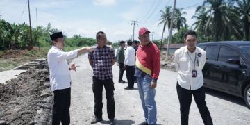 Gubernur Syamsuar Tinjau Perbaikan Jalan Kampar Rohul