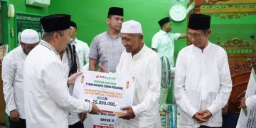 Safari Ramadan di Kabupaten Kepulauan Meranti, Gubri Syamsuar Berikan Bantuan Untuk Masyarakat