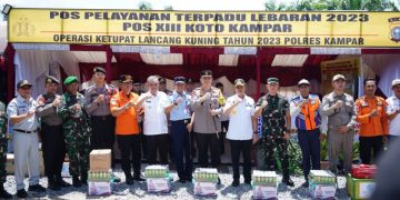 Tinjau Pos Perbatasan Riau-Sumbar, Gubri Fokus Penanganan Longsor