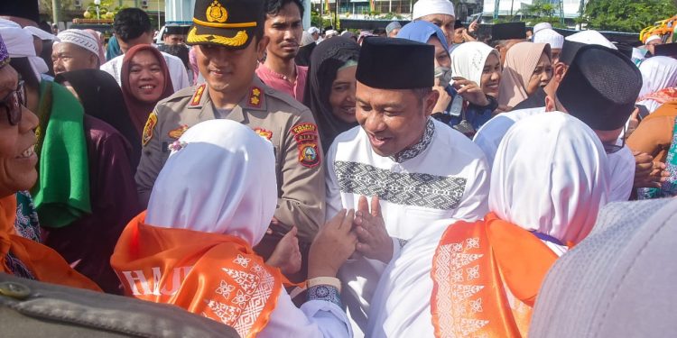 Penuh Haru, Wabup Bengkalis Lepas Keberangkatan JCH Rayon Bengkalis-Bantan