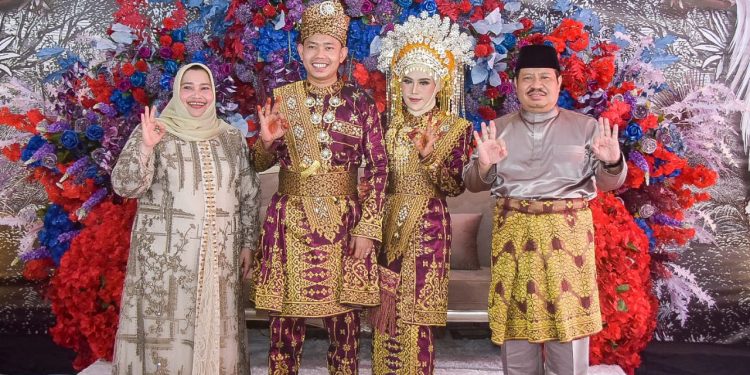 Sesama Ajudan, Wilan dan Arum Akhiri Masa Lajang