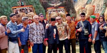 Demi Lestarikan Seni Budaya Reog Keluarga Mbah Jumani Rela Rogoh Kocek Pribadi, Wabup Santoso Berikan Apresiasi