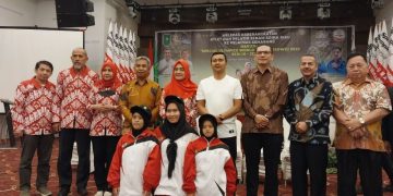 Kadispora Lepas Dua Atlet Senam SOIna Riau Menuju Berlin
