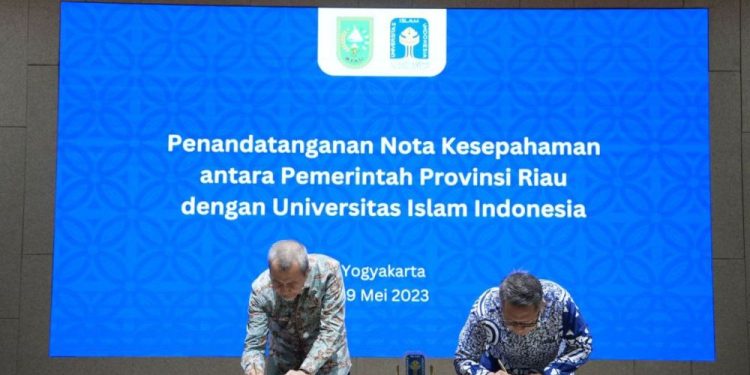 Majukan SDM Riau, Gubernur Syamsuar Teken Kerja Sama dengan UII Yogyakarta