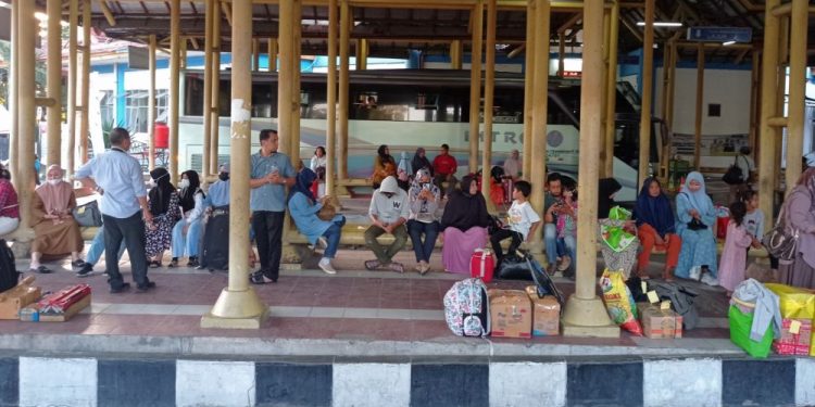 Setelah Lebaran, Ribuan Penumpang Padati Terminal BRPS Pekanbaru