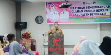 Bupati Kasmarni Buka Pelatihan Pengembangan Olahan Produk Hewani