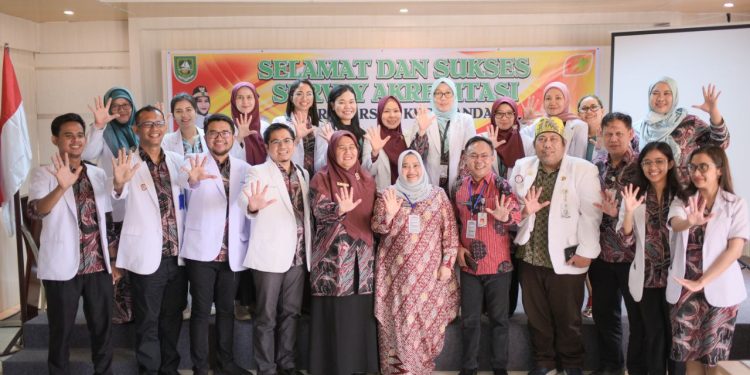 Hadiri Survei Akreditasi Starkes RSUD Mandau, Bupati Kasmarni Berharap Pelayanan Makin Bermutu dan Profesional