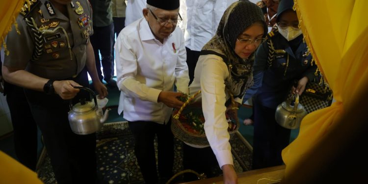 Wapres RI Akhiri Kunker ke Kepri Dengan Wisata Religi di Pulau Penyengat