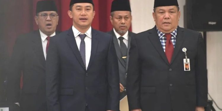 Pimpinan DPRD Riau Hardianto Bersama Anggota Komisi V Hadiri Pengambilan Sumpah Pj. Muflihun dan Firdaus