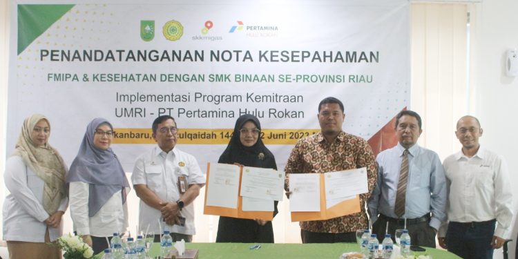 Tingkatkan Kualitas SDM Riau, PHR-UMRI Kolaborasi Pembinaan Sekolah Bidang Kimia