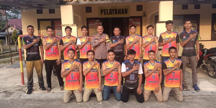 Bripka Mariono Manager Tim Volly Ball kecamatan Pangean Optimistis Tampil Baik di Turnamen Piala Bupati Kuansing