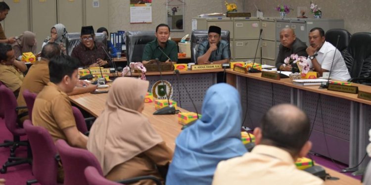 Komisi I DPRD Riau Melakukan RDP Bersama Sekretariat DPRD Riau