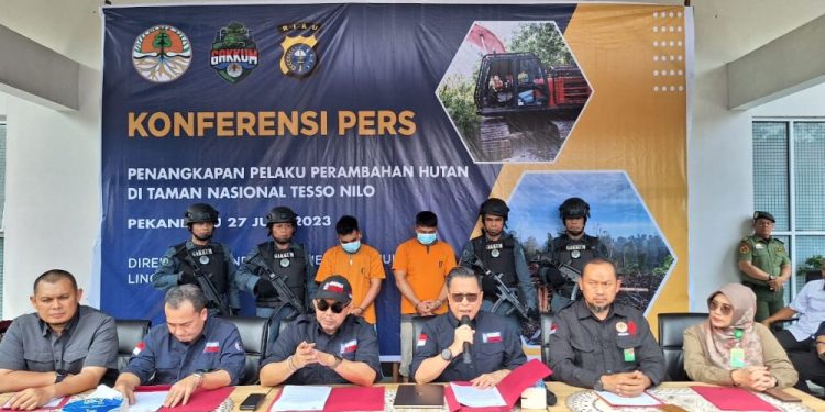 Gakkum KLHK Tangkap Tangan Dua Orang Rambah Hutan TNTN