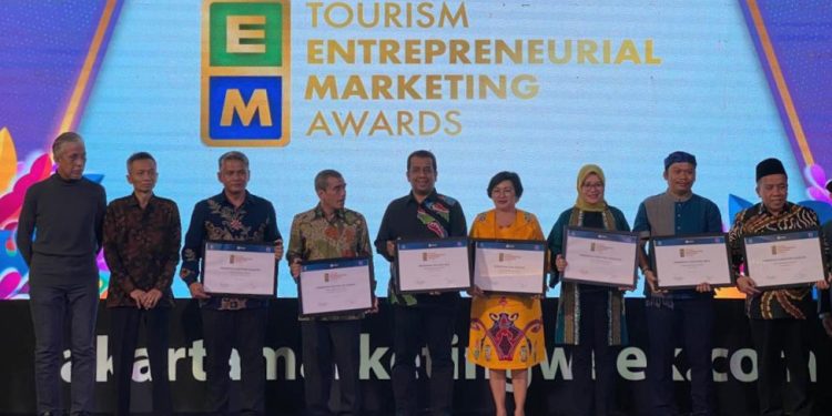 Manfaatkan Potensi Lokal di Festival Subayang, Pemprov Riau Raih Penghargaan Nasional