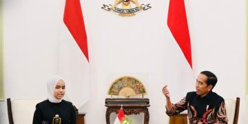 Presiden Jokowi Terima Peraih Golden Buzzer AGT 2023 Putri Ariani