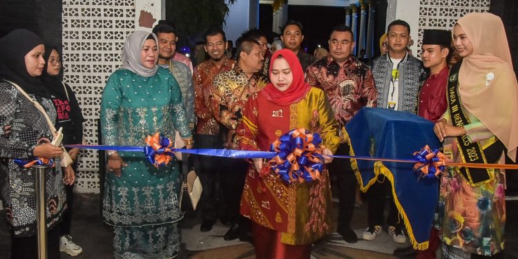 Bupati Kasmarni Yakin Melalui Ekraforia Mampu Tumbuh Kembangkan Ekraf