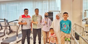 Terima Bantuan Kaki Palsu PHR, Fairus Remaja Asal Duri Ini Tak Sabar Ingin Sekolah Lagi